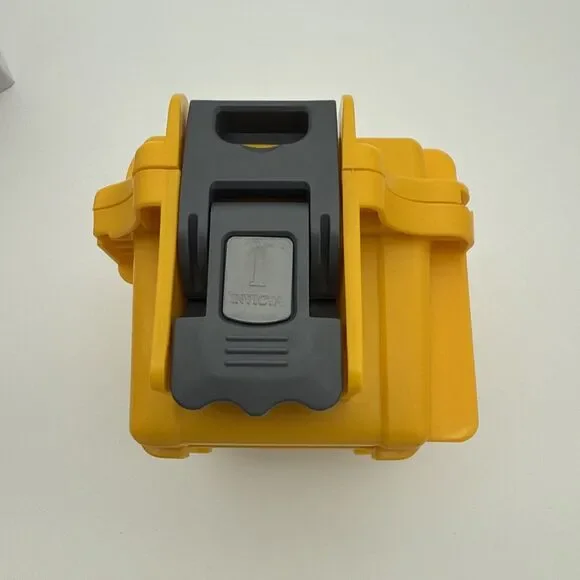 NEW Invicta Single Slot Impact Resistant Yellow Collector Diver Case Watch Box - Picture 8 of 8